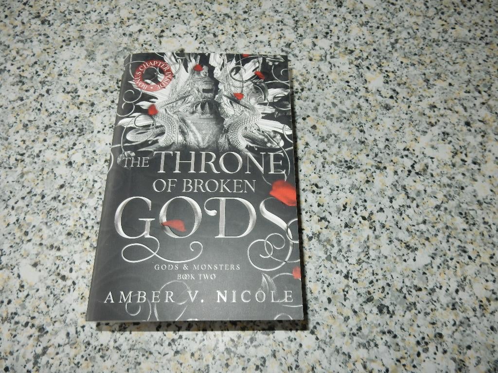nr.370- The throne of broken Gods -  fantasy, Ophalen of Verzenden