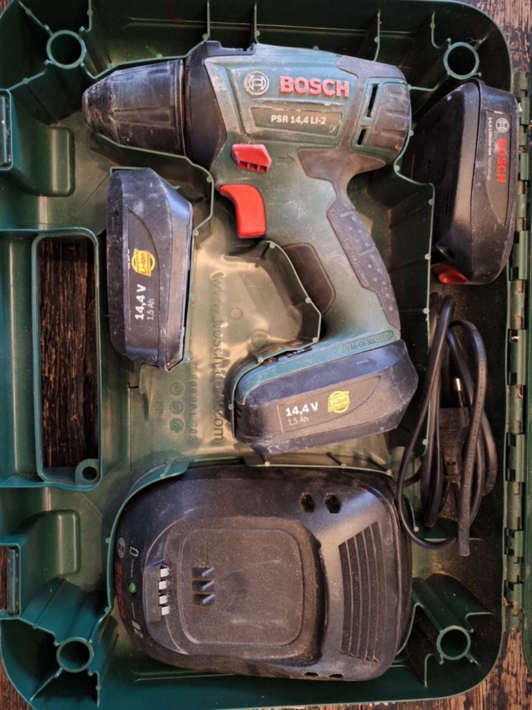 Bosch schroefboormachine met 3 accu's, Enlèvement