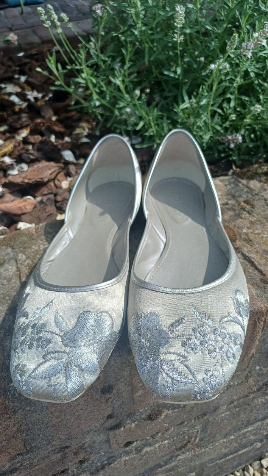 Ballerines argentées Hogan avec détails floraux taille 38,5, Hogan, Enlèvement ou Envoi, Comme neuf, Ballerines