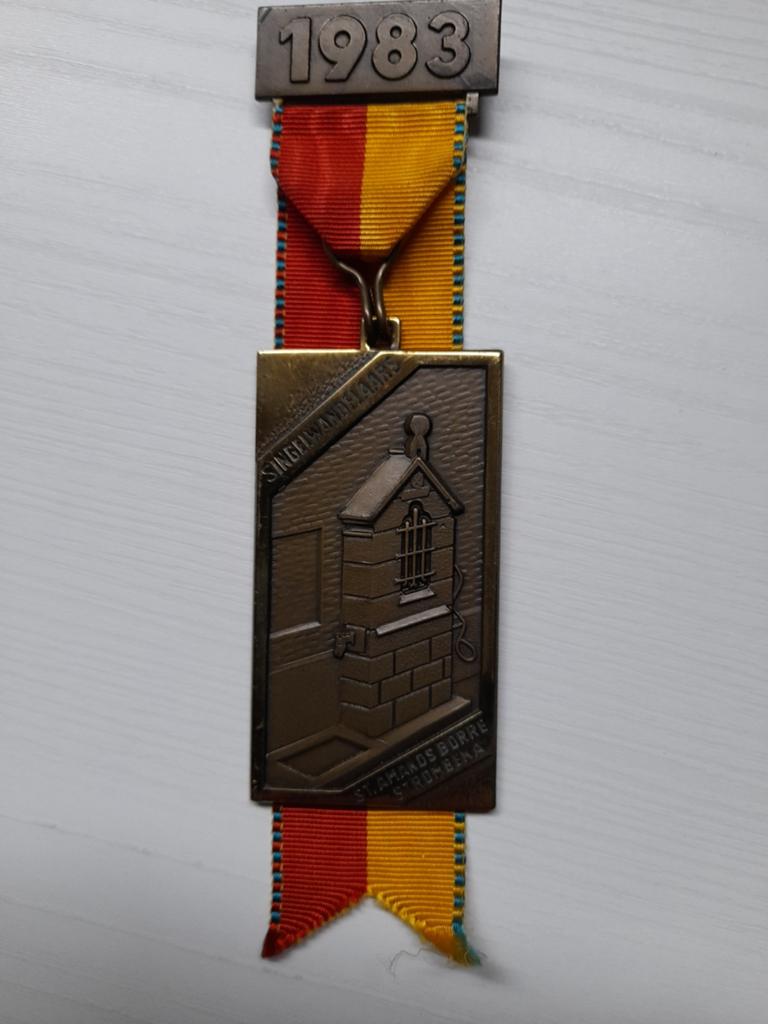 Mooie medaille  singelwandelaars st.amands borrestrombeka, Ophalen of Verzenden