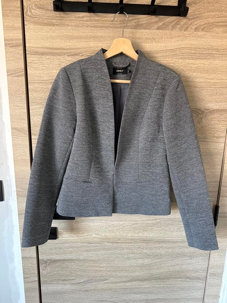 Grijze blazer ONLY maat 38, Maat 38/40 (M), Ophalen of Verzenden, Jasje, Grijs