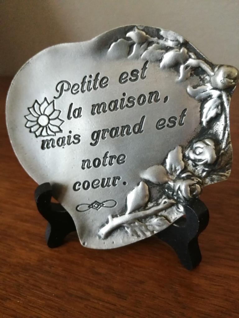 Assiette étain, Enlèvement