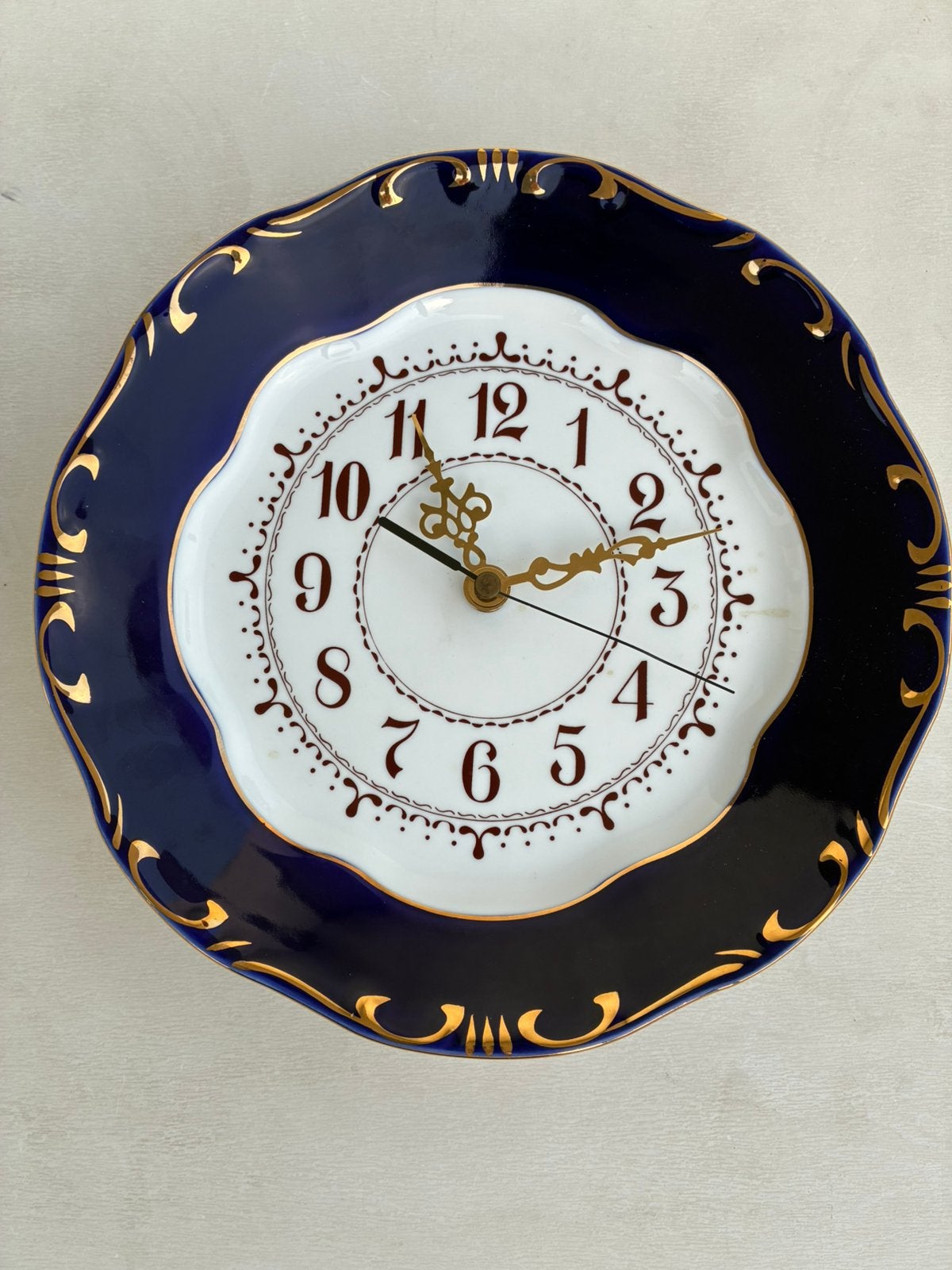 Zsolnay Horloge murale Pompidour moderne, Maison & Meubles, Bleu, Moderne, Numérique, Comme neuf