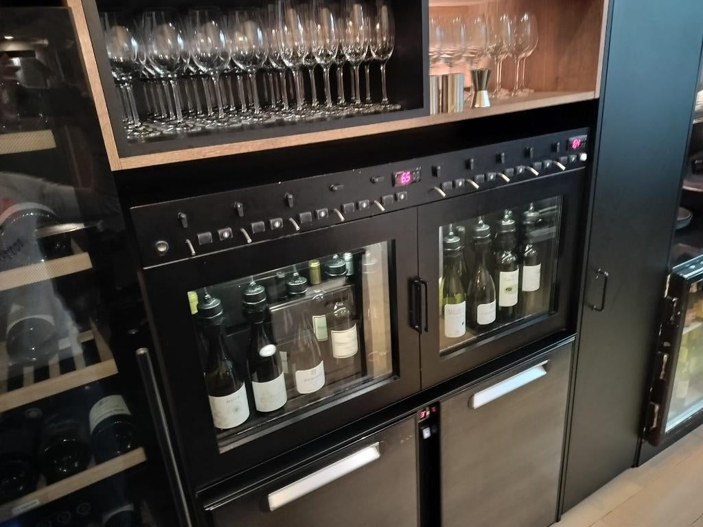 Wijndispenser per glas, Ophalen