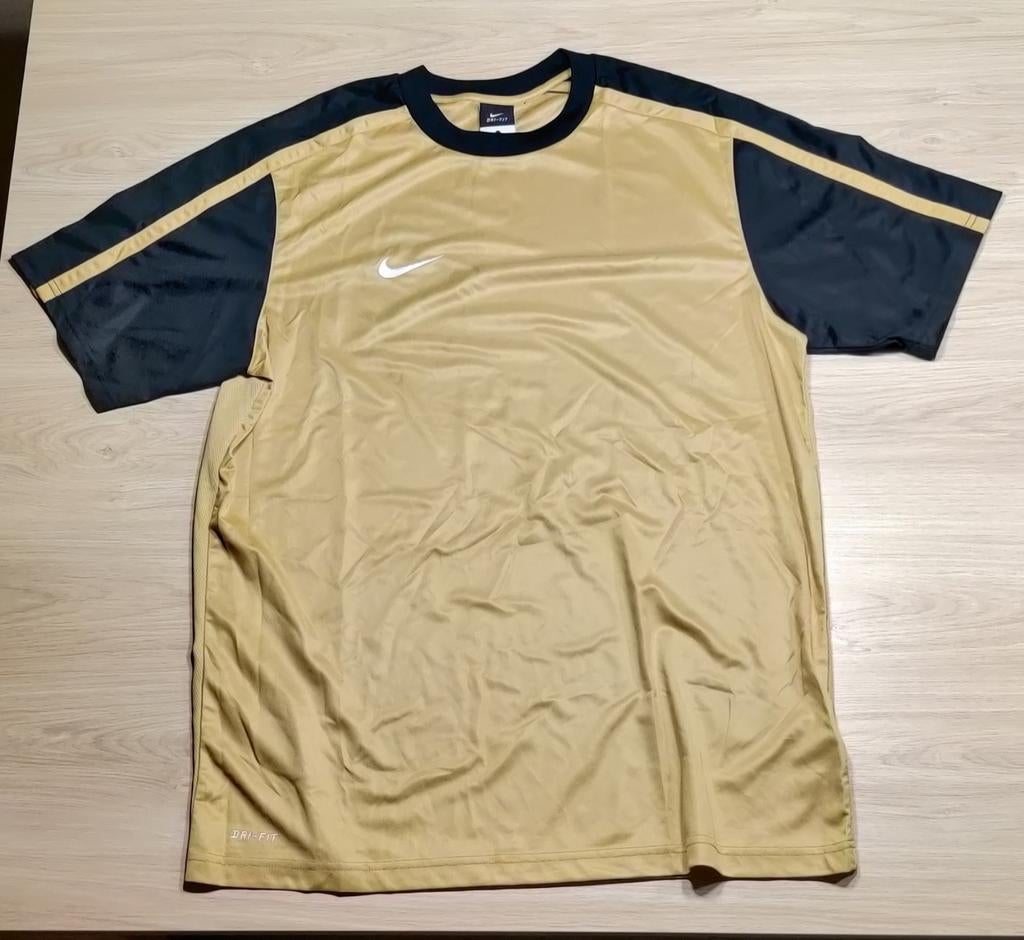 Maillots de football - dorés (4 pièces), Sports & Fitness, Football, Enlèvement