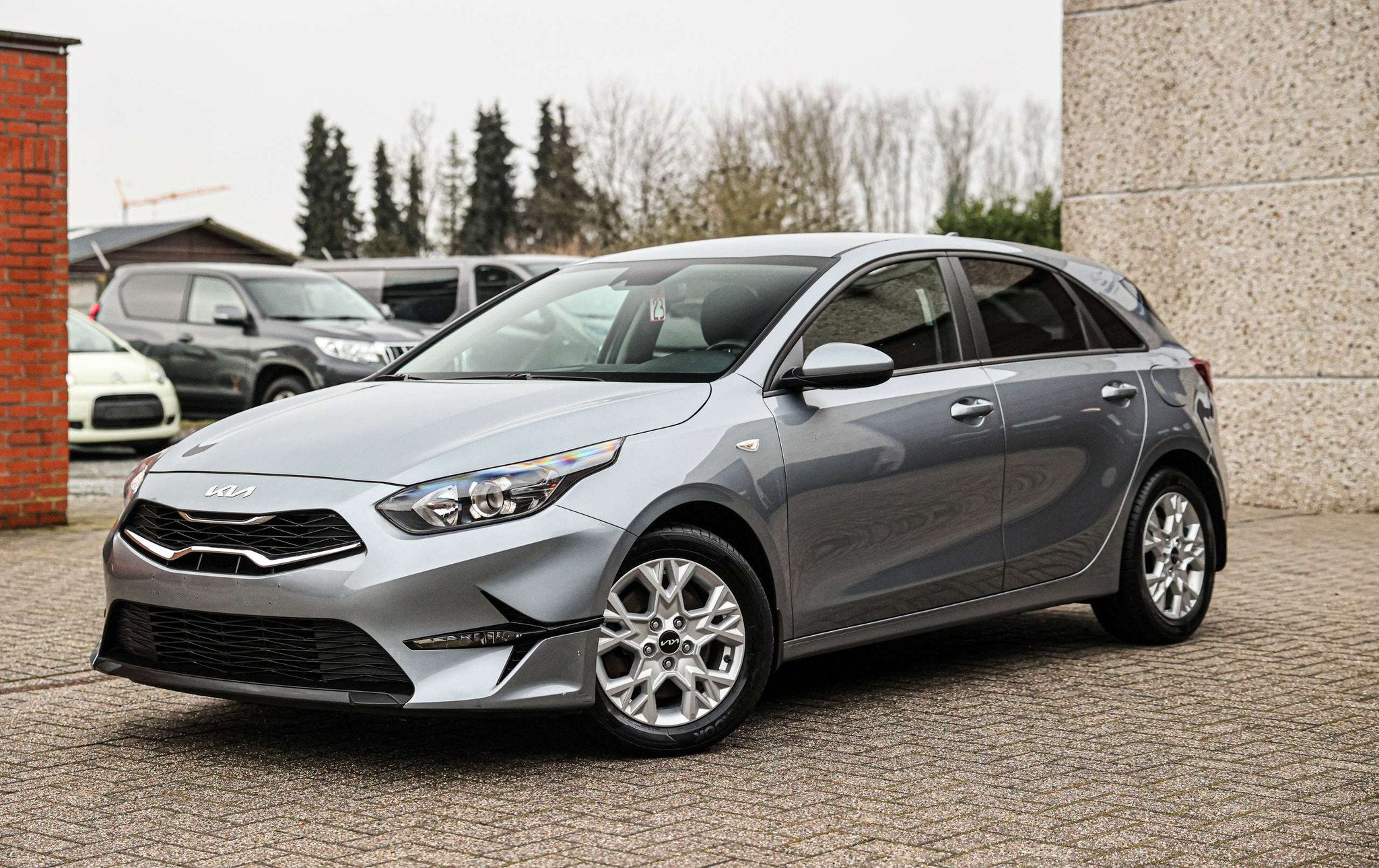 Kia Ceed / cee'd 160PK*AUTOMAAT*NIEUW-MODEL*CAMERA*APPLE-CAR, Auto's, Stof, Gebruikt, 4 cilinders, 159 pk