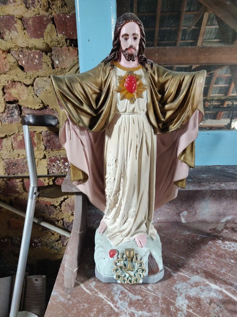 heilige beelden jezus en heilighart, Ophalen