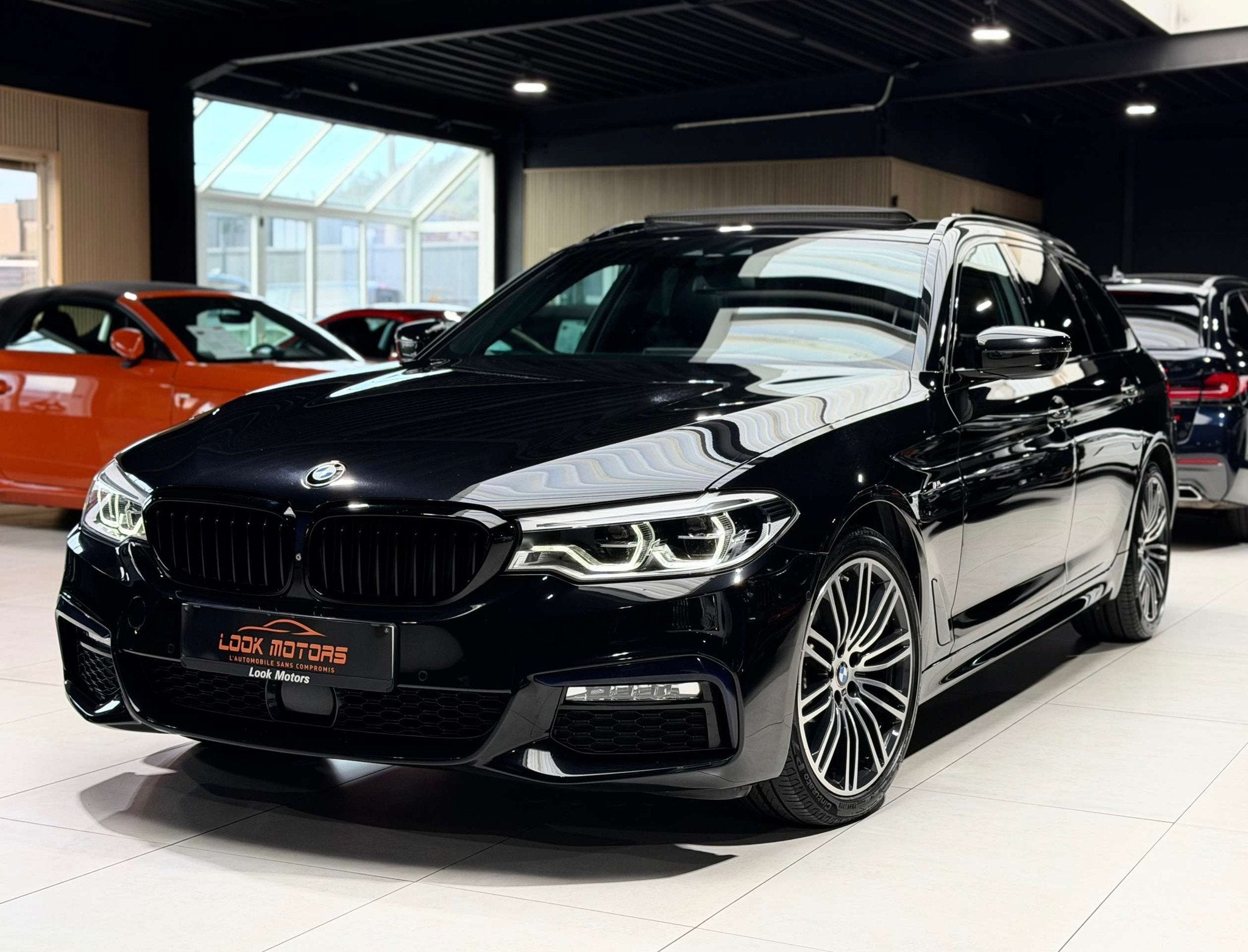 BMW 5 Serie 520 dA TOURING PACK M 190CV PANO HEAD UP COCKPIT, Achterwielaandrijving, 4 cilinders, Zwart, Bedrijf