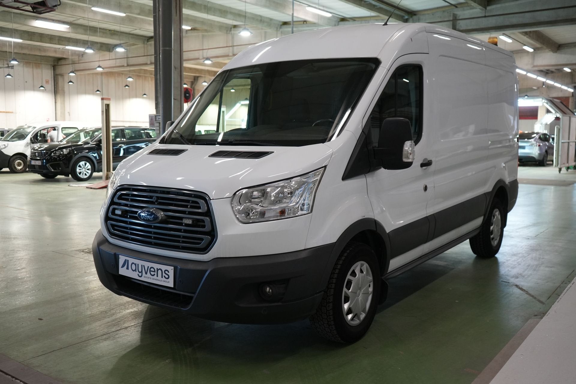 (1XCK301) FORD TRANSIT 2T 350M FOU MWB HR DSL, Voorwielaandrijving, Stof, Euro 6, Wit