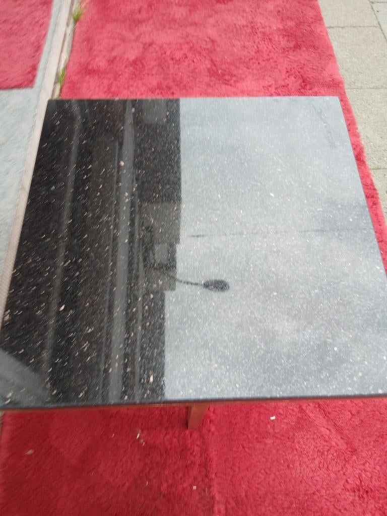Table basse en marbre, Utilisé