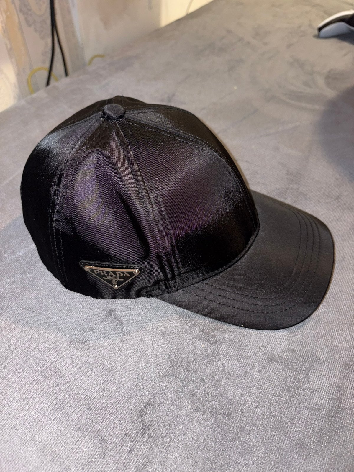 Bonnet Prada ORIGINAL ! Avec facture, Vêtements | Hommes, Casquette, Prada, Envoi, 57 cm (M, 7⅛ pouces) ou moins