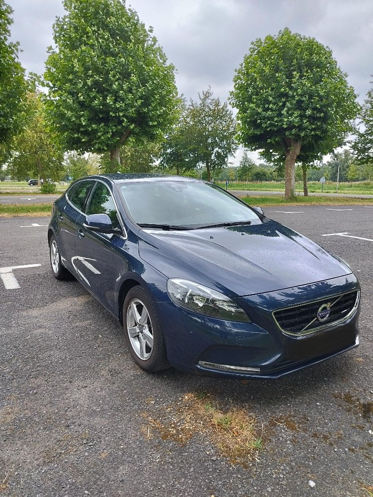 V40 1.6 T3 Momentum, Autos, Euro 5, Achat, 110 kW, Boîte manuelle