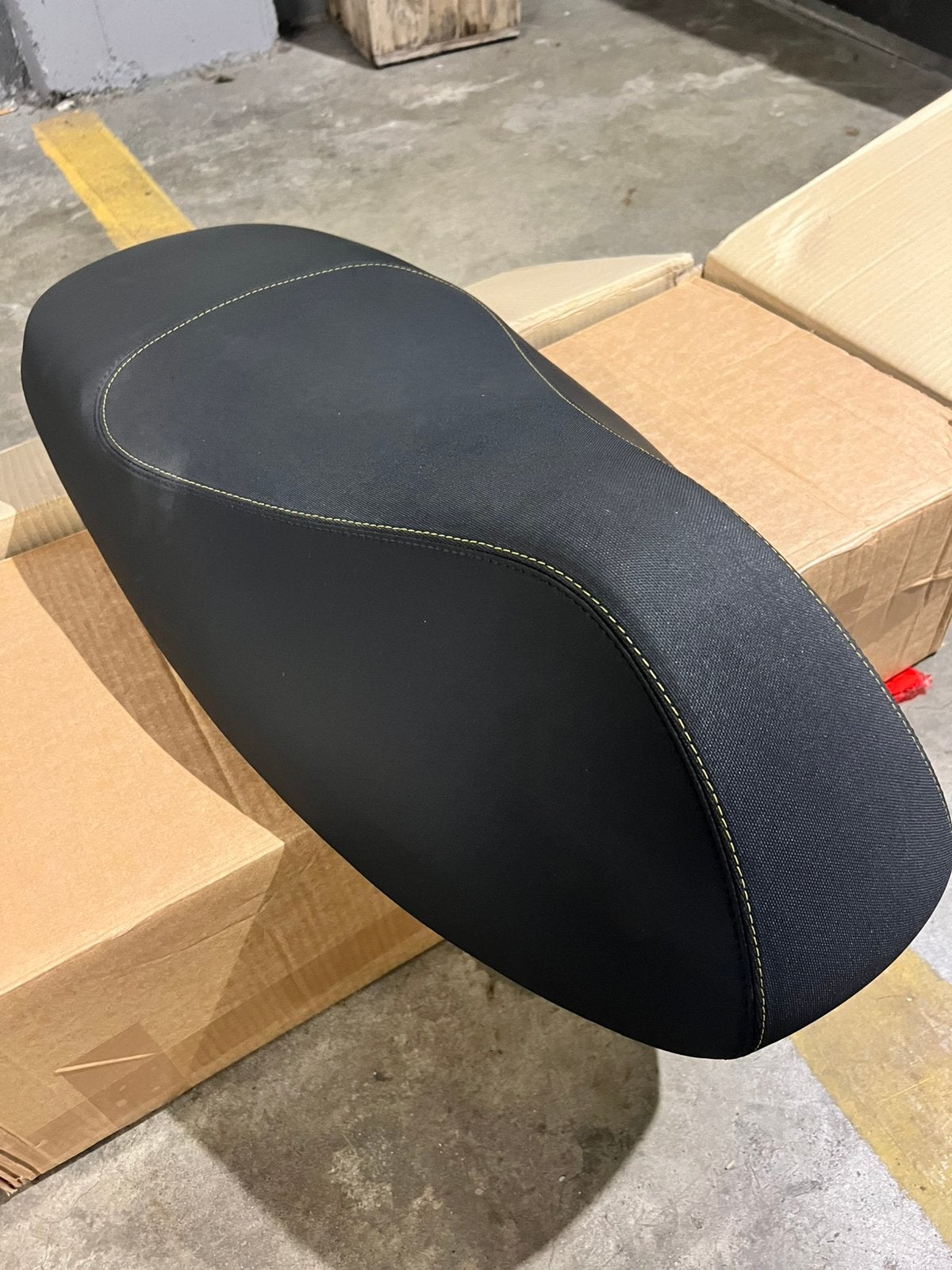 Vespa zadel gts ( Hpe super tech ), Fietsen en Brommers, Ophalen, Zo goed als nieuw, Zadel, Vespa
