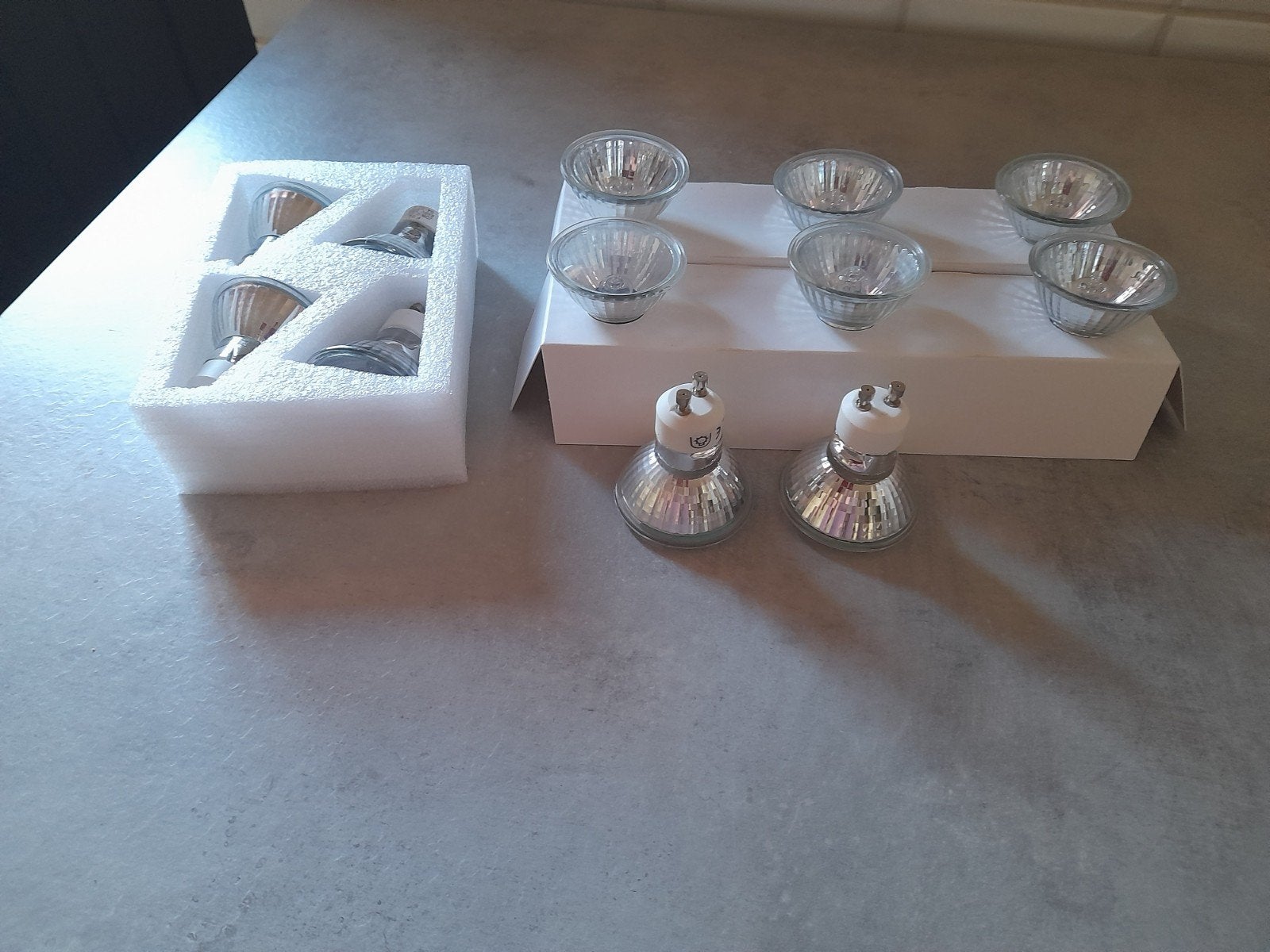 LAMPES  HALOGENES, Doe-het-zelf en Bouw, Ophalen, Zo goed als nieuw