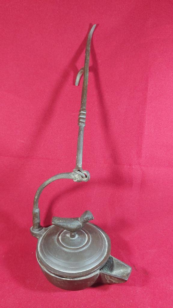 Lampe à huile suspendue en bronze antique unique (Rat de Cav, Enlèvement ou Envoi, Bronze