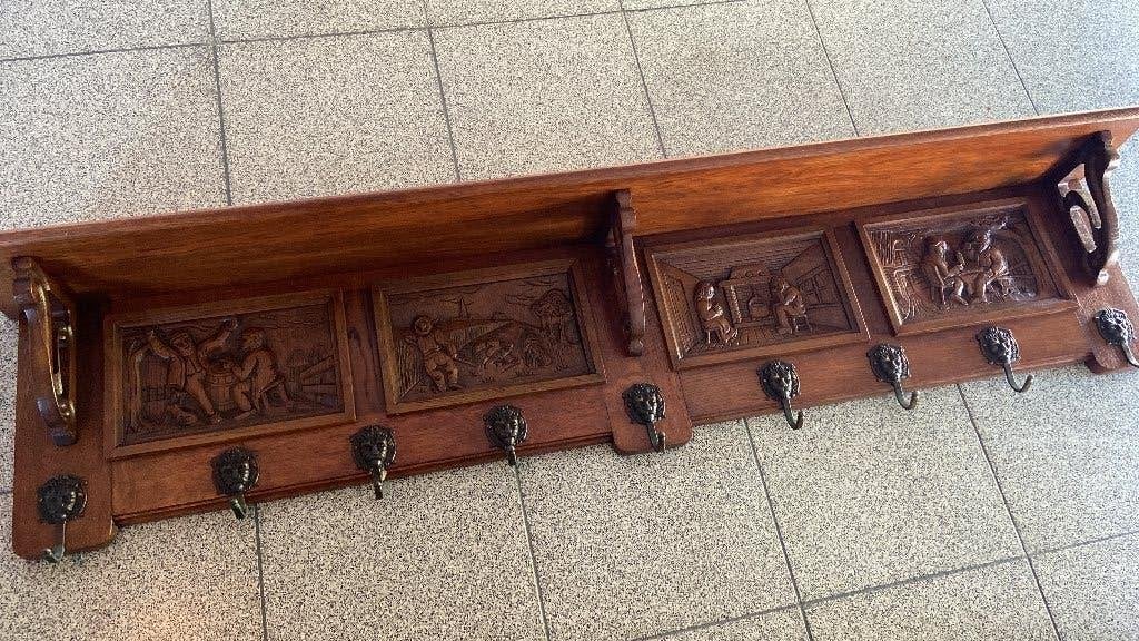 Een wandkapstok met hoedenplank, Antiek en Kunst, Antiek | Tv's en Audio, Ophalen