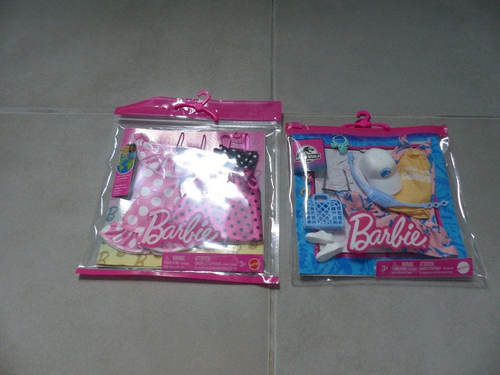 2 ensembles de vêtements Barbie - tenues, Enlèvement ou Envoi, Comme neuf, Barbie