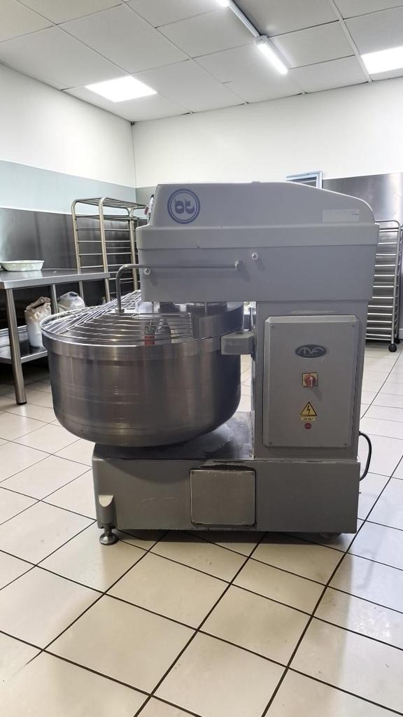 Spiraalkneder, deegkneder 200kg deeg Mondial Forni, Articles professionnels, Horeca | Autre, Enlèvement