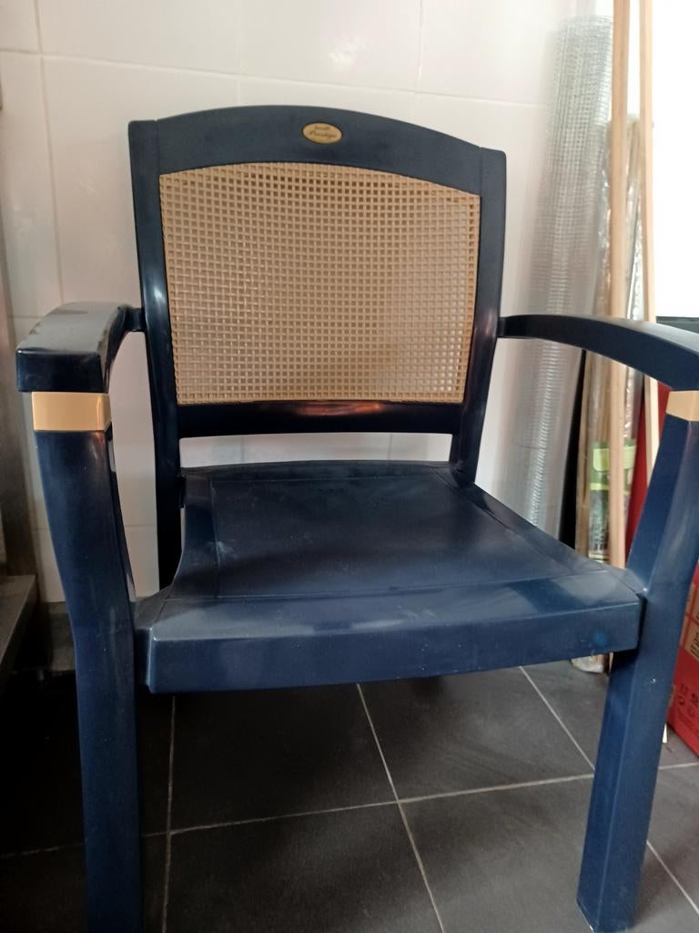 Tuinstoelen blauw, Ophalen