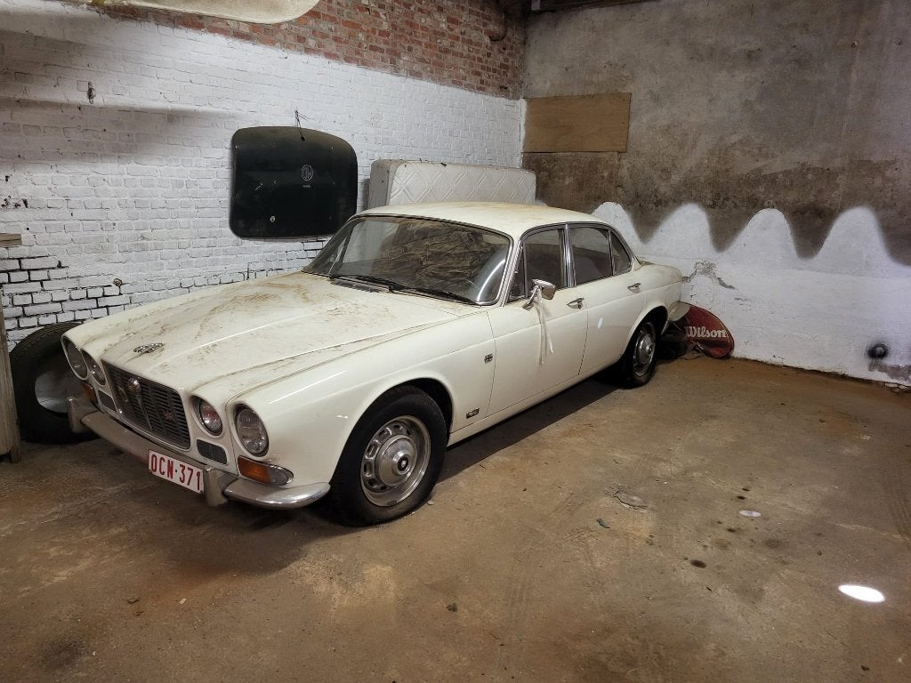 OLDTIMER JAGUAR XJ6 2.8L 1970, Autos, Oldtimers & Ancêtres, Cuir, Achat, 4 portes, Boîte manuelle