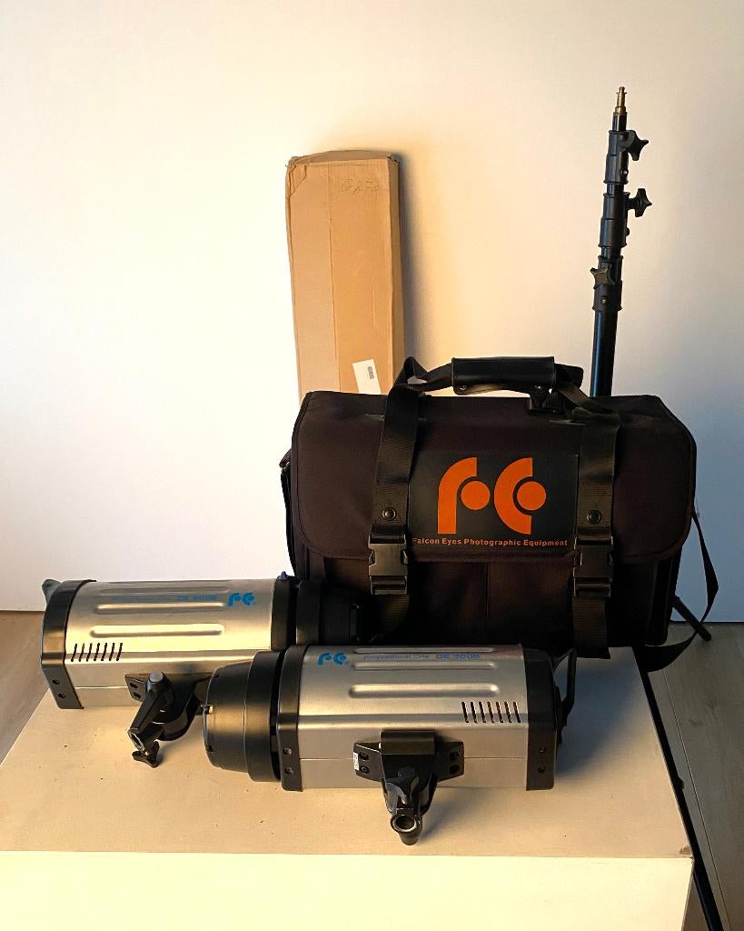 a vendre flash de studio falcon eyes, Enlèvement, Comme neuf, Lampe ou Kit de flash