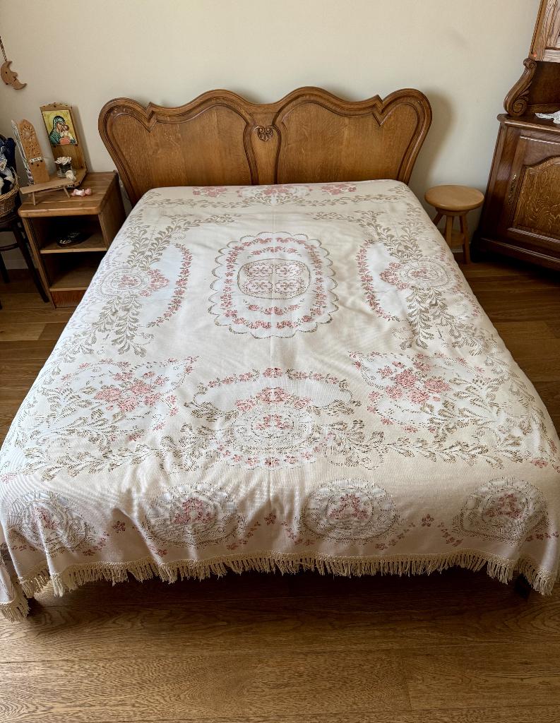 Lit double ancien en bois massif - style Louis XV, Enlèvement
