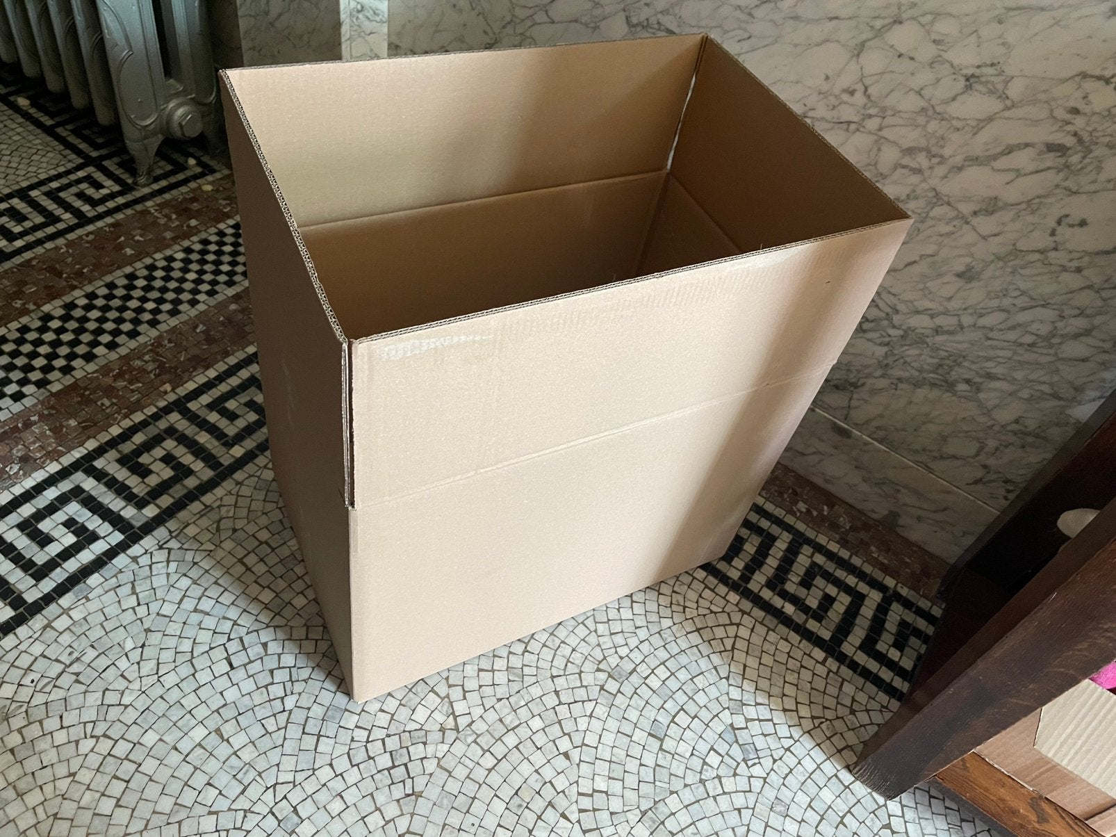 Verhuisdozen 60/40/40 - 75€ voor 100 stuks, Doe-het-zelf en Bouw, Kratten en Dozen, Ophalen, 40 tot 60 cm, Opvouwbaar, 50 tot 75 cm