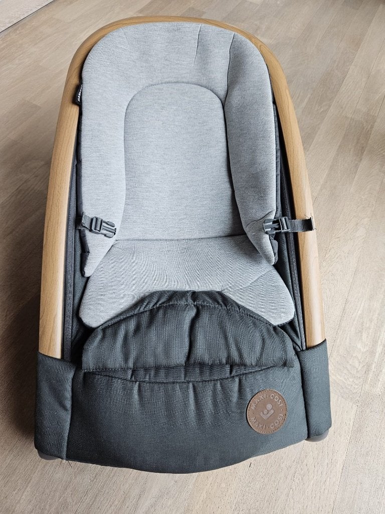 Wipstoel Maxi-Cosi Kori Essential relax graphite, Kinderen en Baby's, Wipstoel, Met gordel(s) of riempje(s), Zo goed als nieuw