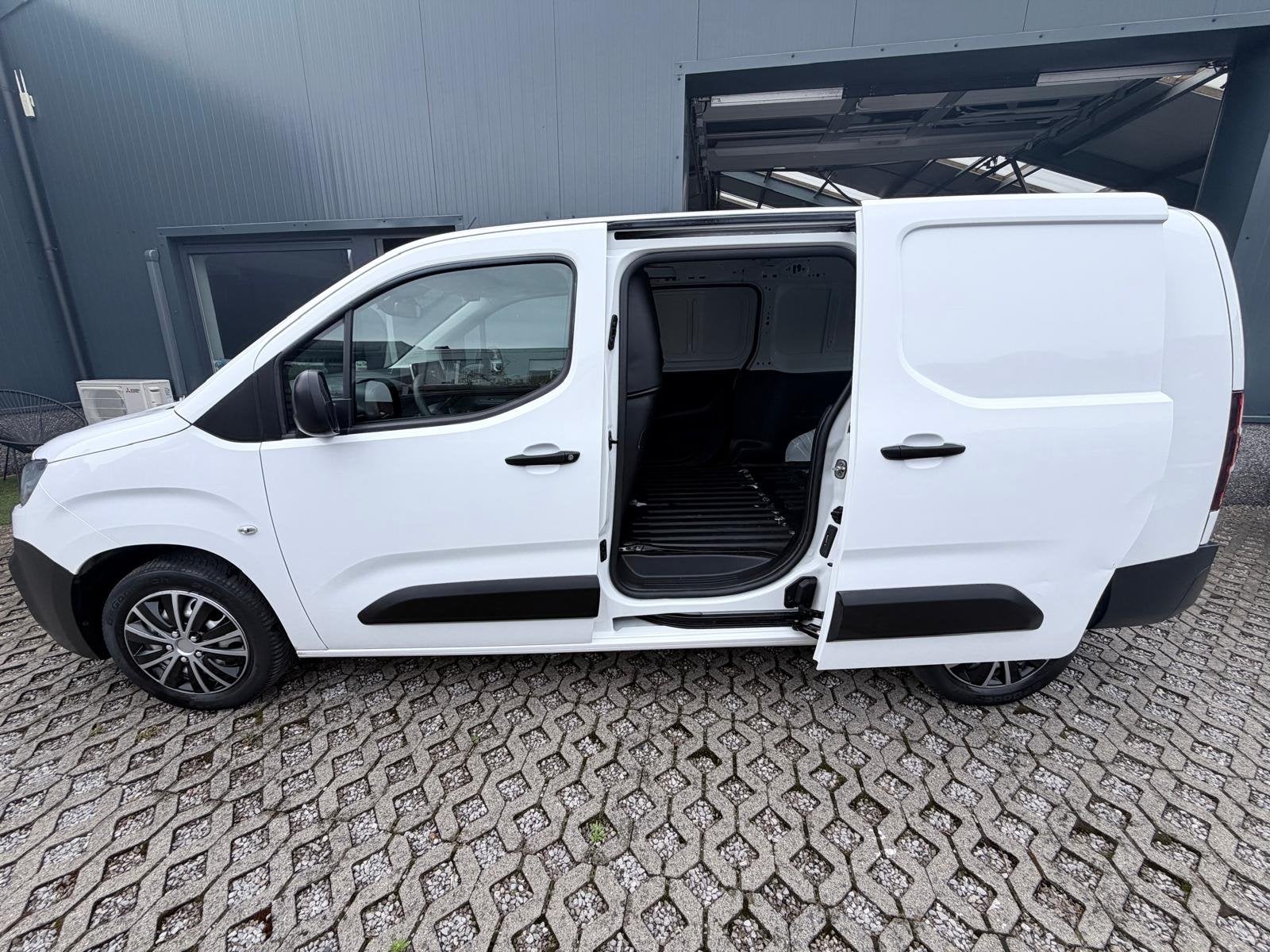Citroën Berlingo Benzine - Lang chassis - 10661€+btw, Auto's, Voorwielaandrijving, 4 deurs, Stof, Gebruikt