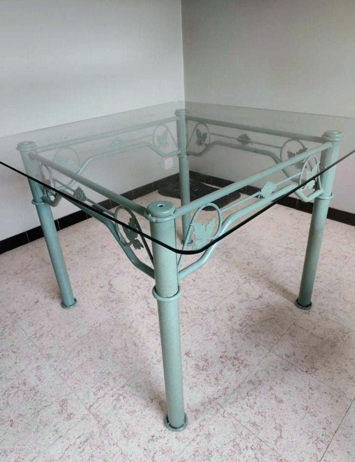 Smeedijzeren Tafel, Ophalen