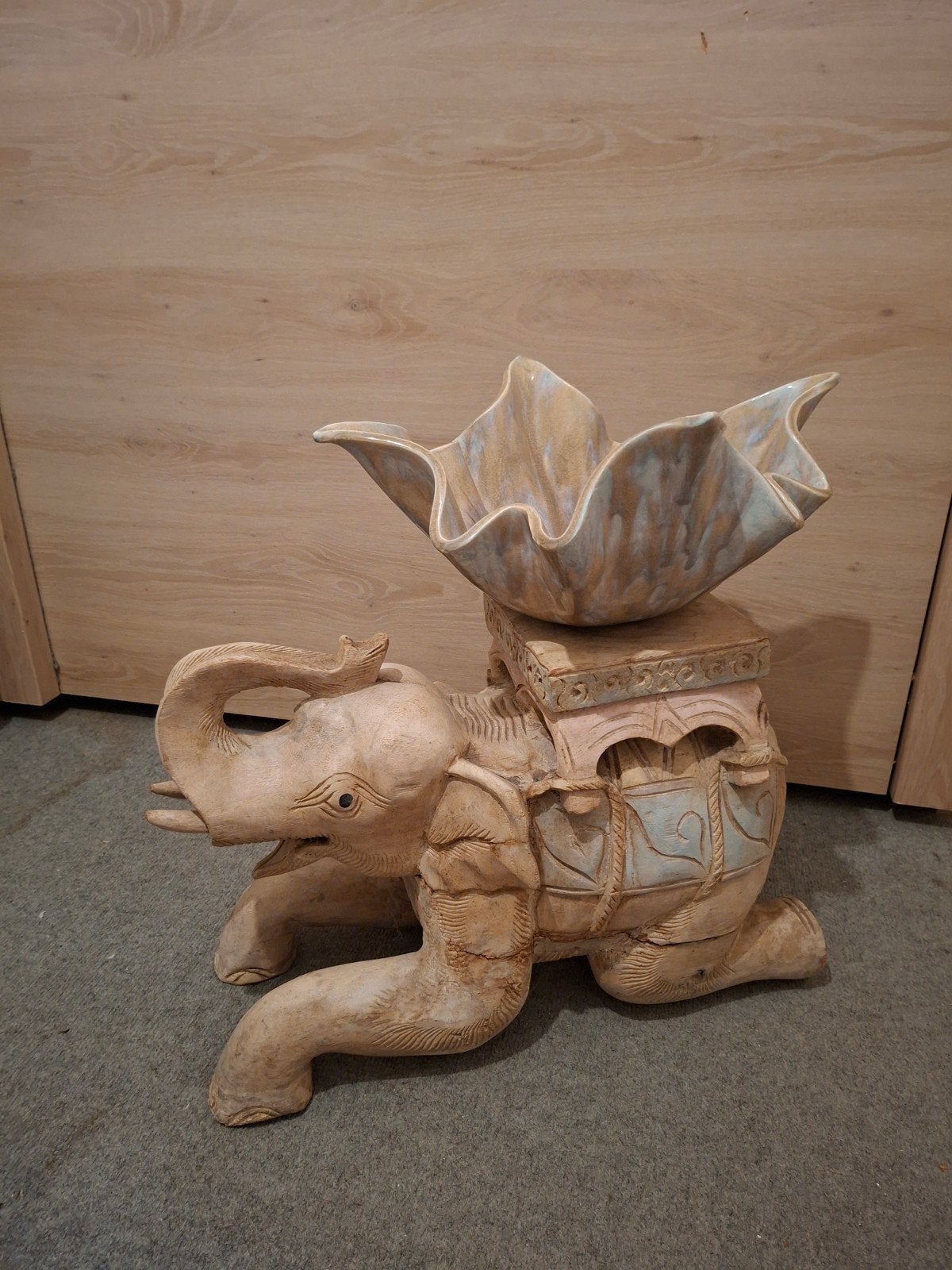 Mooie olifant tafel / zuil / beeld / bloemenstaander, Antiek en Kunst, Antiek | Meubels | Bedden, Ophalen of Verzenden