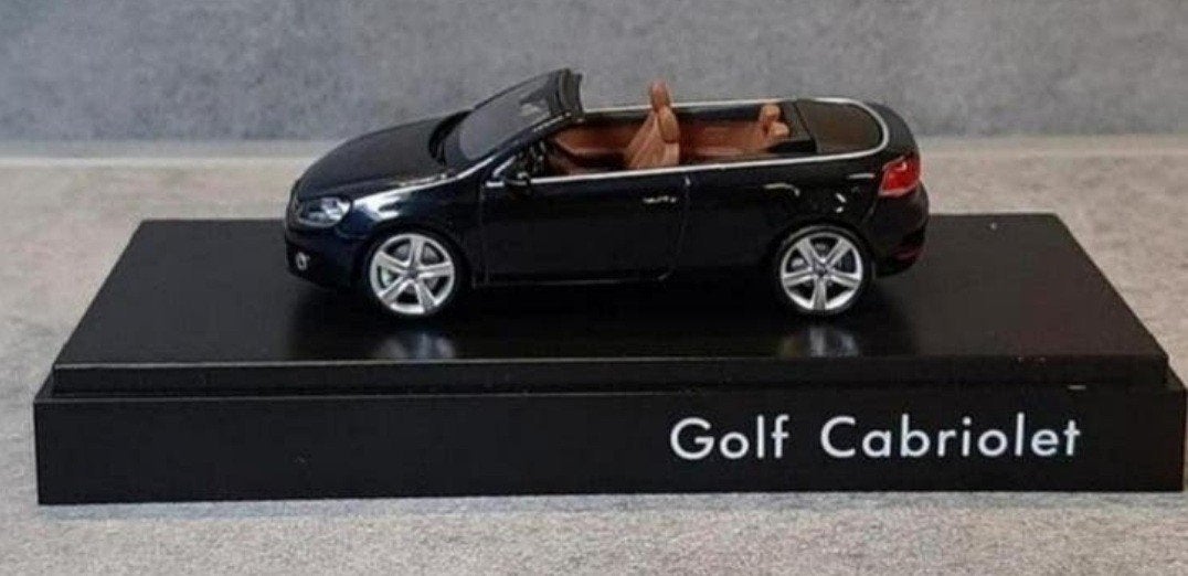Schuco/1:43/Vw Golf Cabriolet/Als nieuw, Hobby en Vrije tijd, Modelauto's | 1:43, Zo goed als nieuw, Auto, Schuco, Ophalen of Verzenden