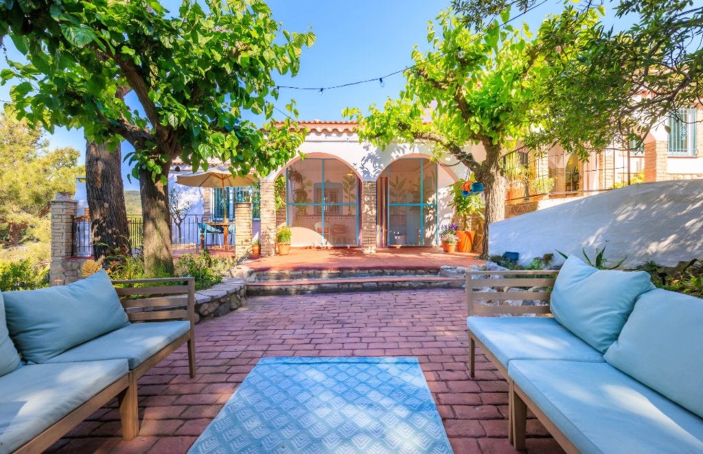 Instapklare spaans boerderij in de buurt van Tarragona, Ophalen, Zo goed als nieuw