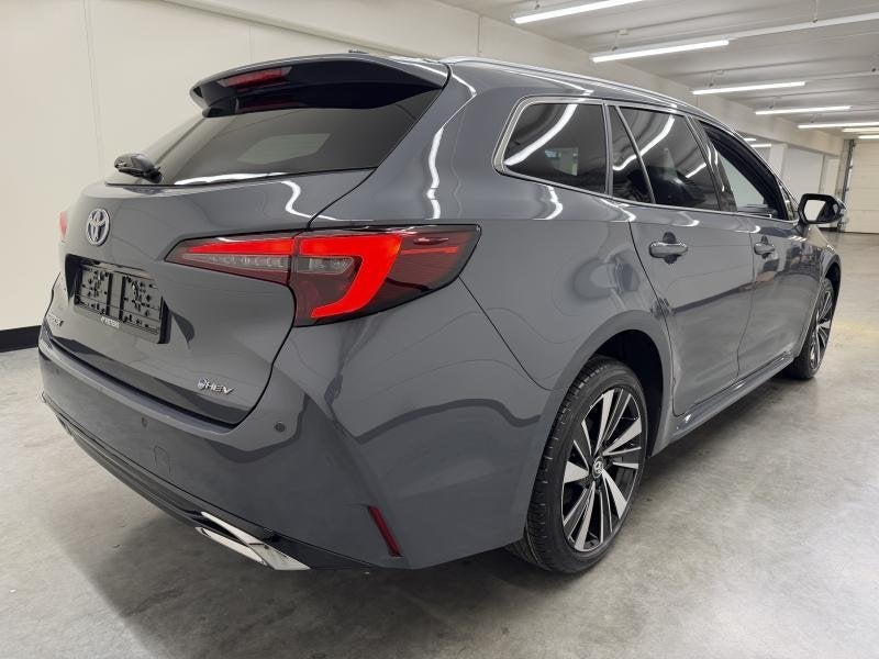 Toyota Corolla Style + Winter + Tech Pack, https://public.car-pass.be/vhr/62e7b564-8186-40f4-8c88-8987d2f61c6e, Argent ou Gris