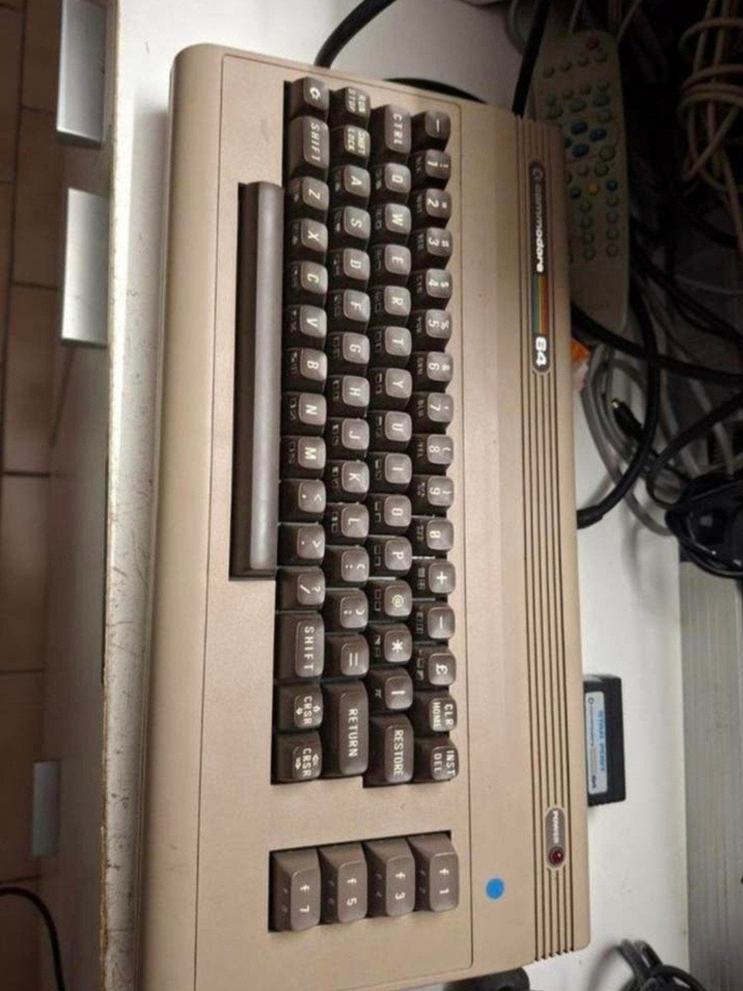 Te koop Commodore 64 met kabel tv transfo, Ophalen