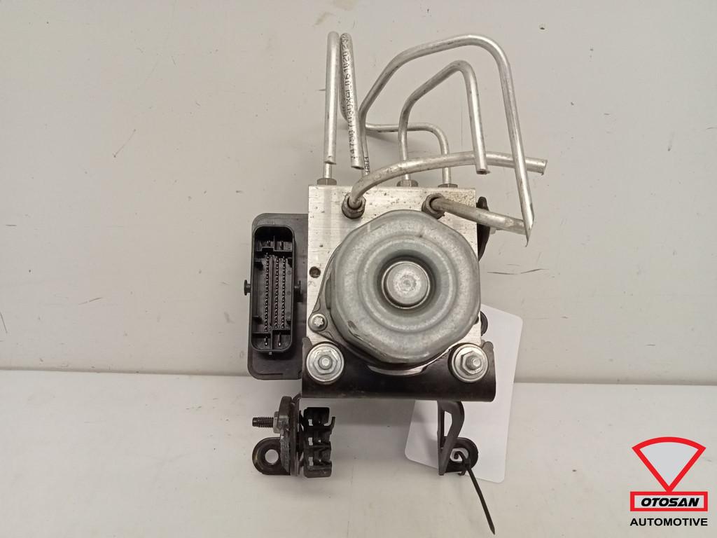 Pompe ABS Smart Fortwo 453 2015+ A4539001211, Mercedes-Benz AG, Utilisé, Mercedesstrasse 120
70372  Stuttgart, DE, Dialog@mercedes-benz.com