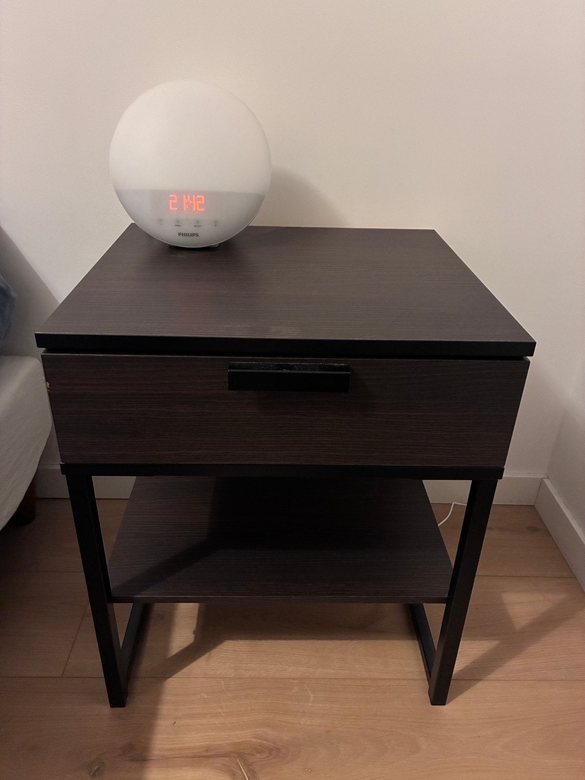 2 tables de chevet IKEA TRYSIL – brun foncé – très bon état, Maison & Meubles, Chambre à coucher | Tables de chevet, Comme neuf