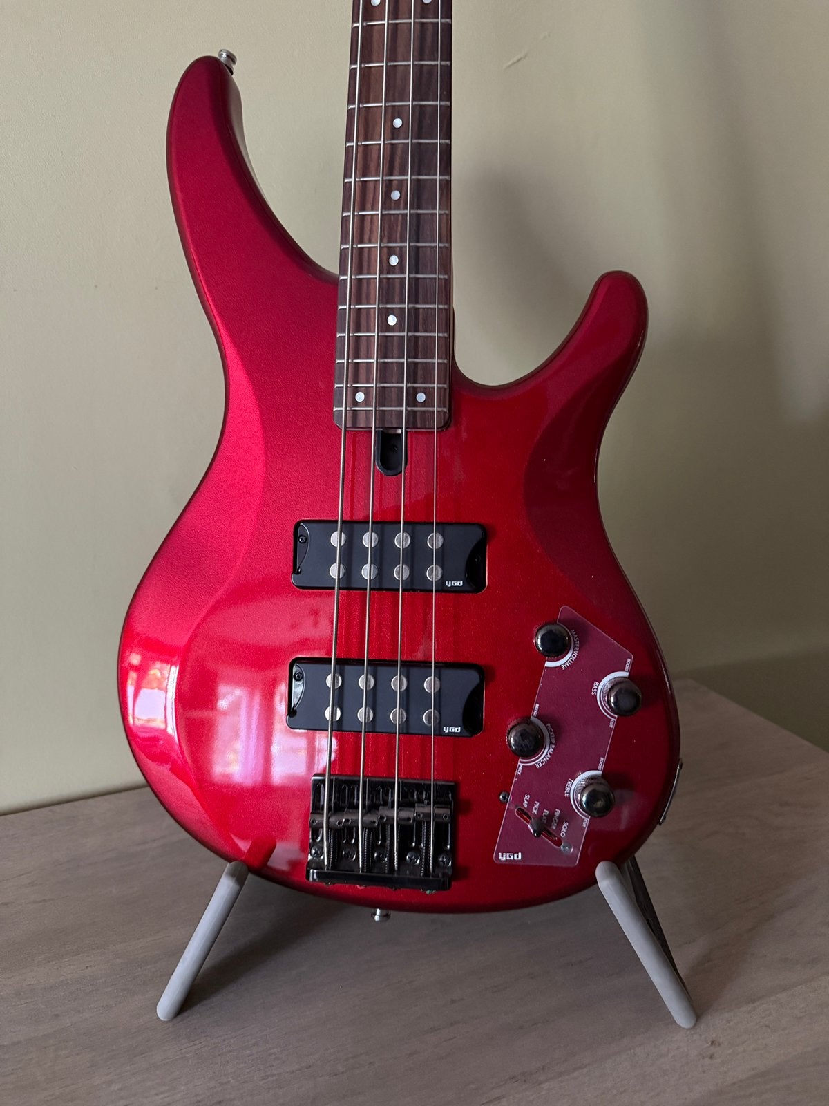 Yamaha TRBX305 CAR (candy apple red), Muziek en Instrumenten, Ophalen, Zo goed als nieuw, Elektrisch