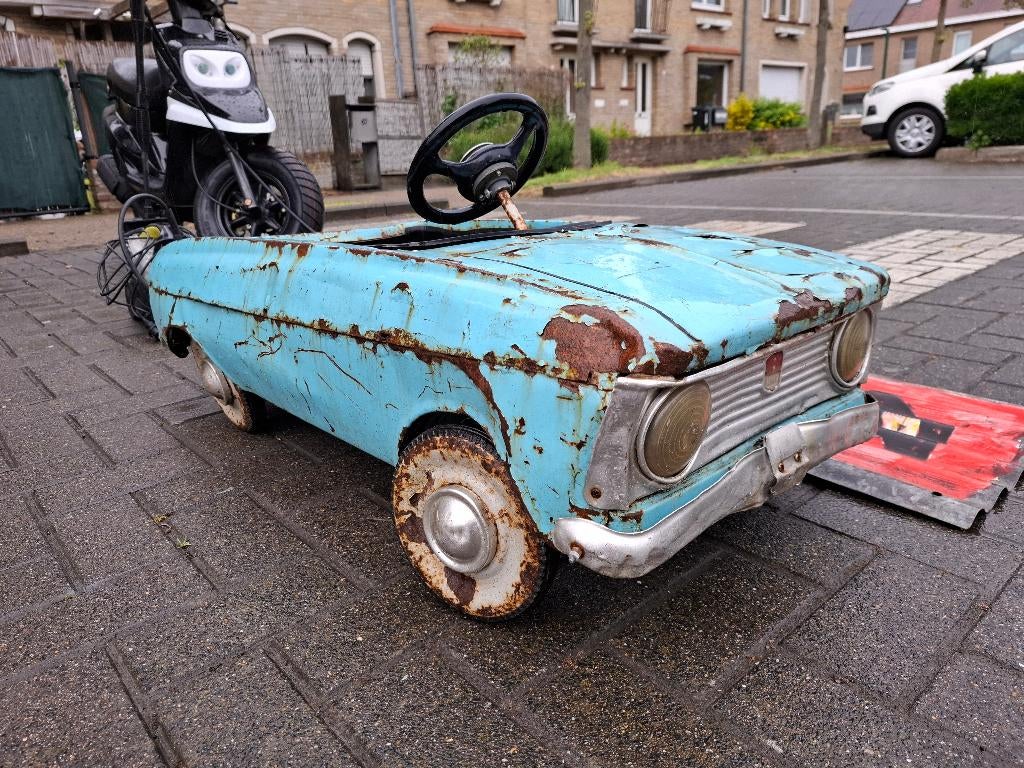 Voiture à pédales Moskvich - Années 1970, Enlèvement