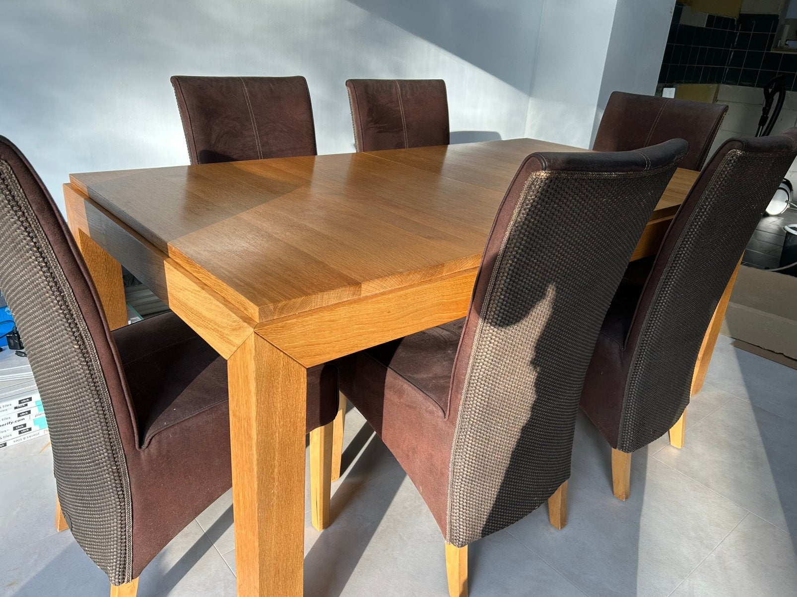 Table en chêne massif couleur miel, Maison & Meubles, Enlèvement, Utilisé