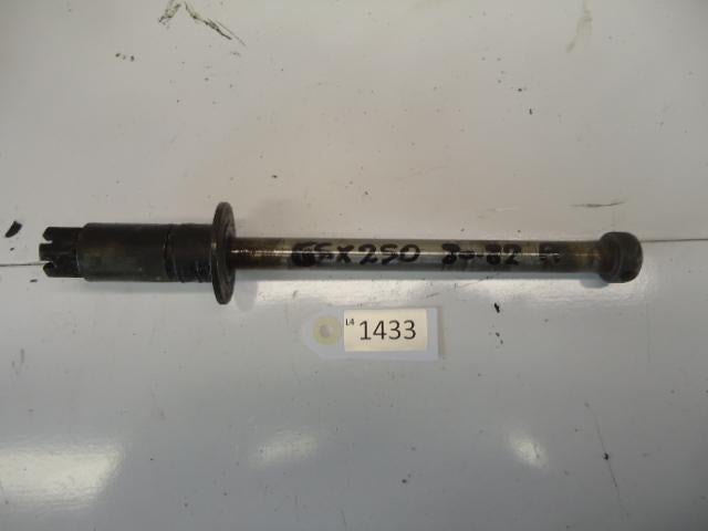 GSX250E 1980 - 1982 Suzuki As As achterwiel D1-33593