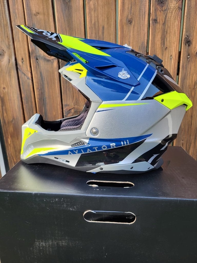 Airoh Aviator 3 Push Carbon Cross-/endurohelm–NIEUW IN DOOS, Motoren, Kleding | Motorhelmen, Heren, Offroadhelm, M, Overige merken