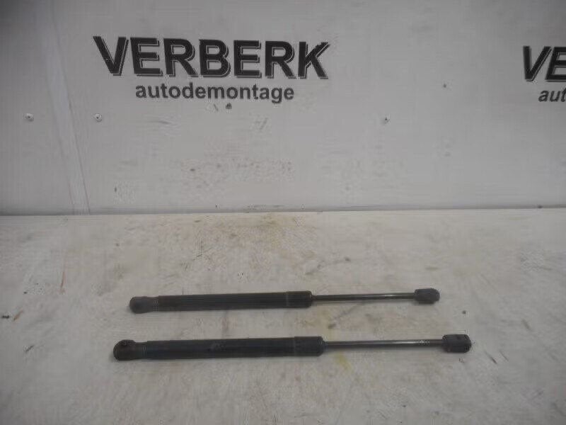 GASDRUKVEERSET ACHTER Volkswagen Up! (121) (01-2011/11-2023), Gebruikt, Berliner Ring 2 38440 Wolfsburg, DE, Volkswagen, Volkswagen AG