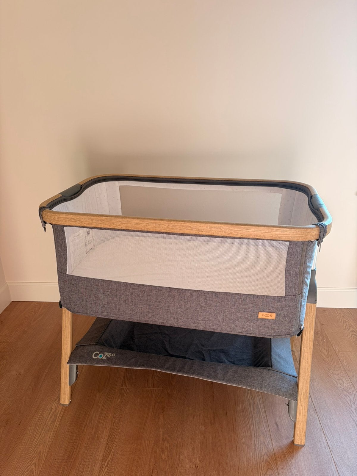 Tutti Bambini CoZee Co-Sleeper + AeroSleep-matras, Ophalen, Gebruikt