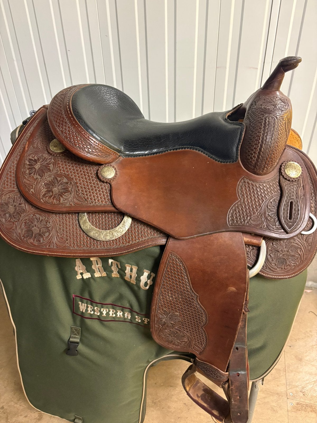 Selle Western en cuir faite main — outillage de luxe, Animaux & Accessoires, Chevaux & Poneys | Selles, Enlèvement ou Envoi, Comme neuf