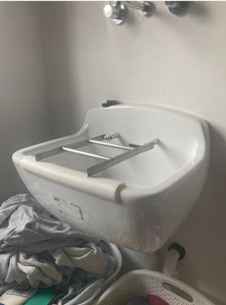 uitgietbak uitlekbak lavabo, Ophalen