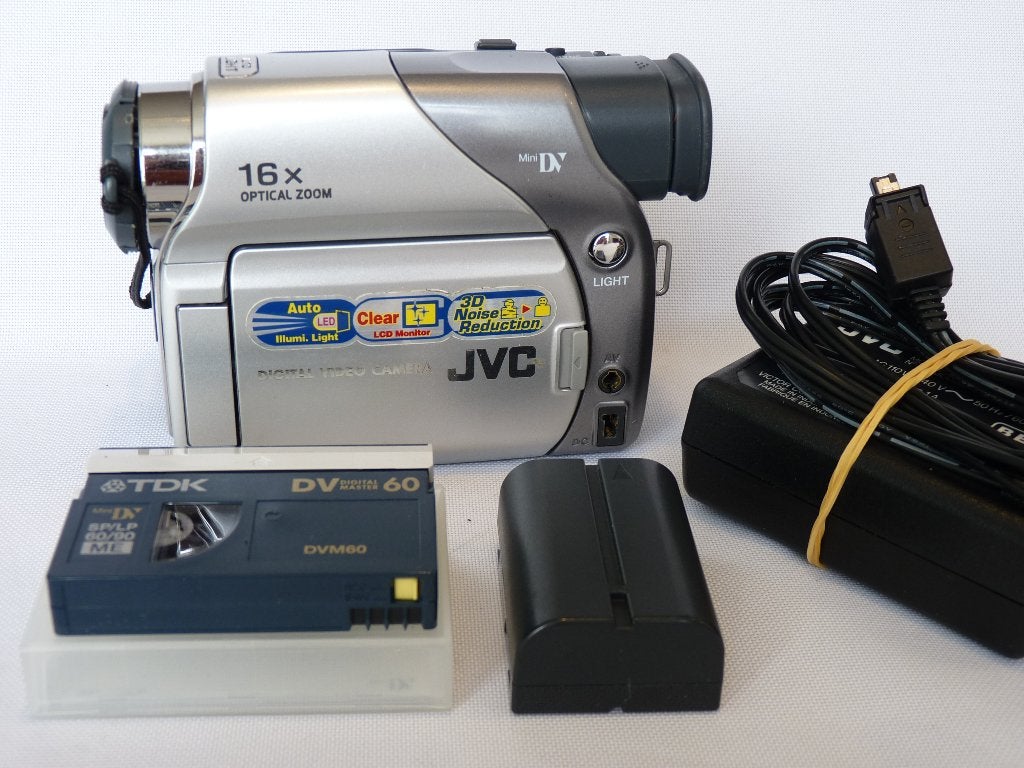 Batterie MiniDV JVC GR-D23E, adaptateur, livret, pochette, Lampe intégrée, Enlèvement ou Envoi, JVC, Caméra