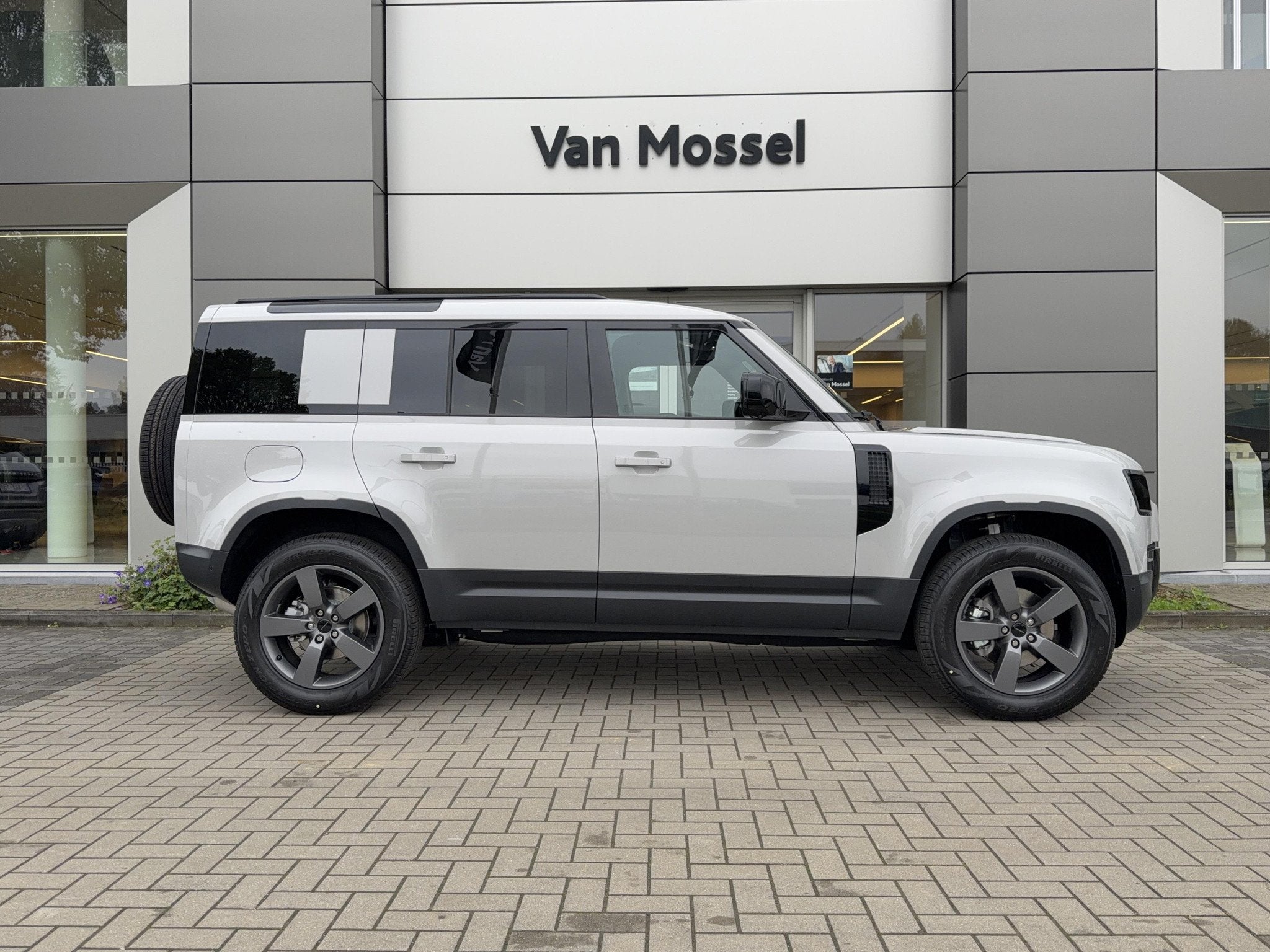 Land Rover Defender 110 D250 S edition AWD Auto. 26MY, Autos, Argent ou Gris, Achat, 3495 kg, 5 portes