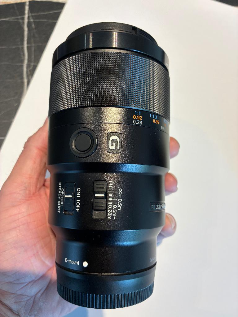 Sony FE 90mm F/2.8G Macro OSS - objectief, Audio, Tv en Foto, Foto | Lenzen en Objectieven, Zo goed als nieuw, Macrolens, Ophalen