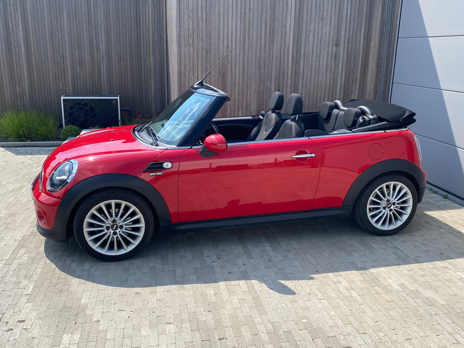 Mini one “spicy” cabrio 2011 automaat 1.6, Auto's, Mini, Particulier, One, ABS, Airbags, Airconditioning, Automatische klimaatregeling